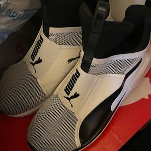 PUMA FIERCE 2 WMNS TRAINING SHOES.